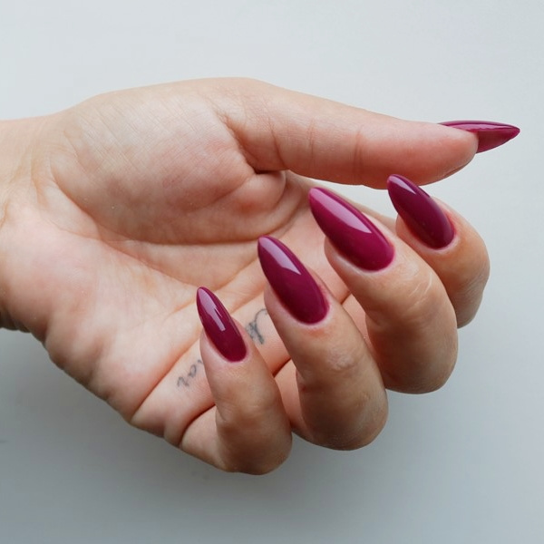 CND Vinylux No.323 Secret Diary