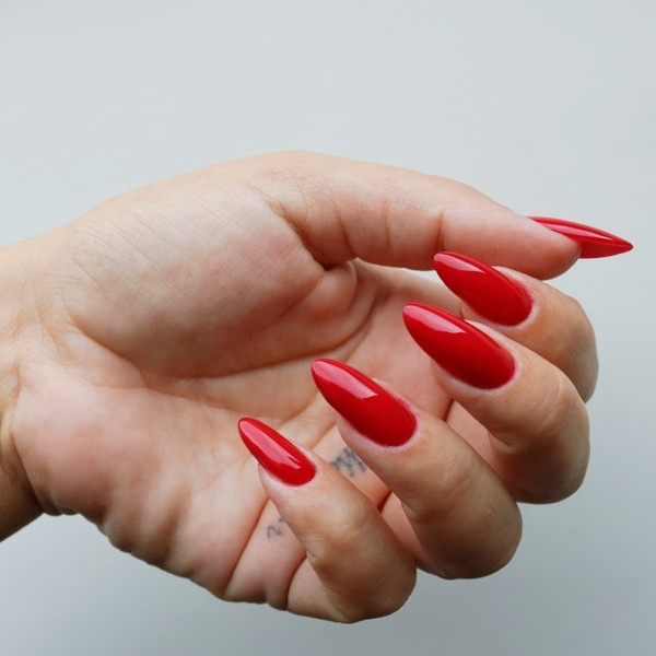 CND Vinylux No.324 First Love