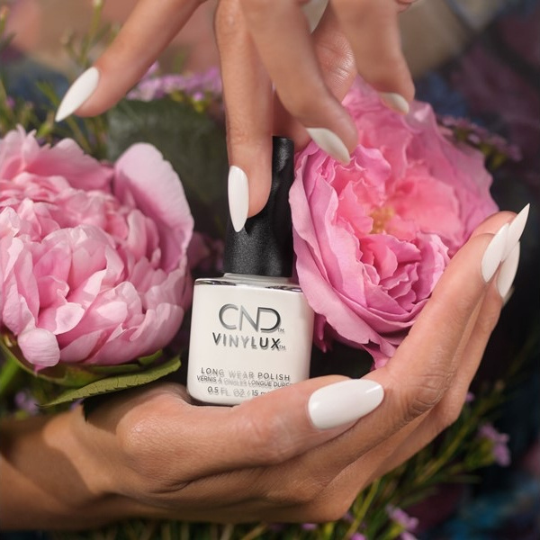 CND Vinylux No.348 Lady Lilly