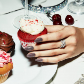 CND Vinylux No.393 Statement Earrings CND Vinylux No.393 Statement Earrings