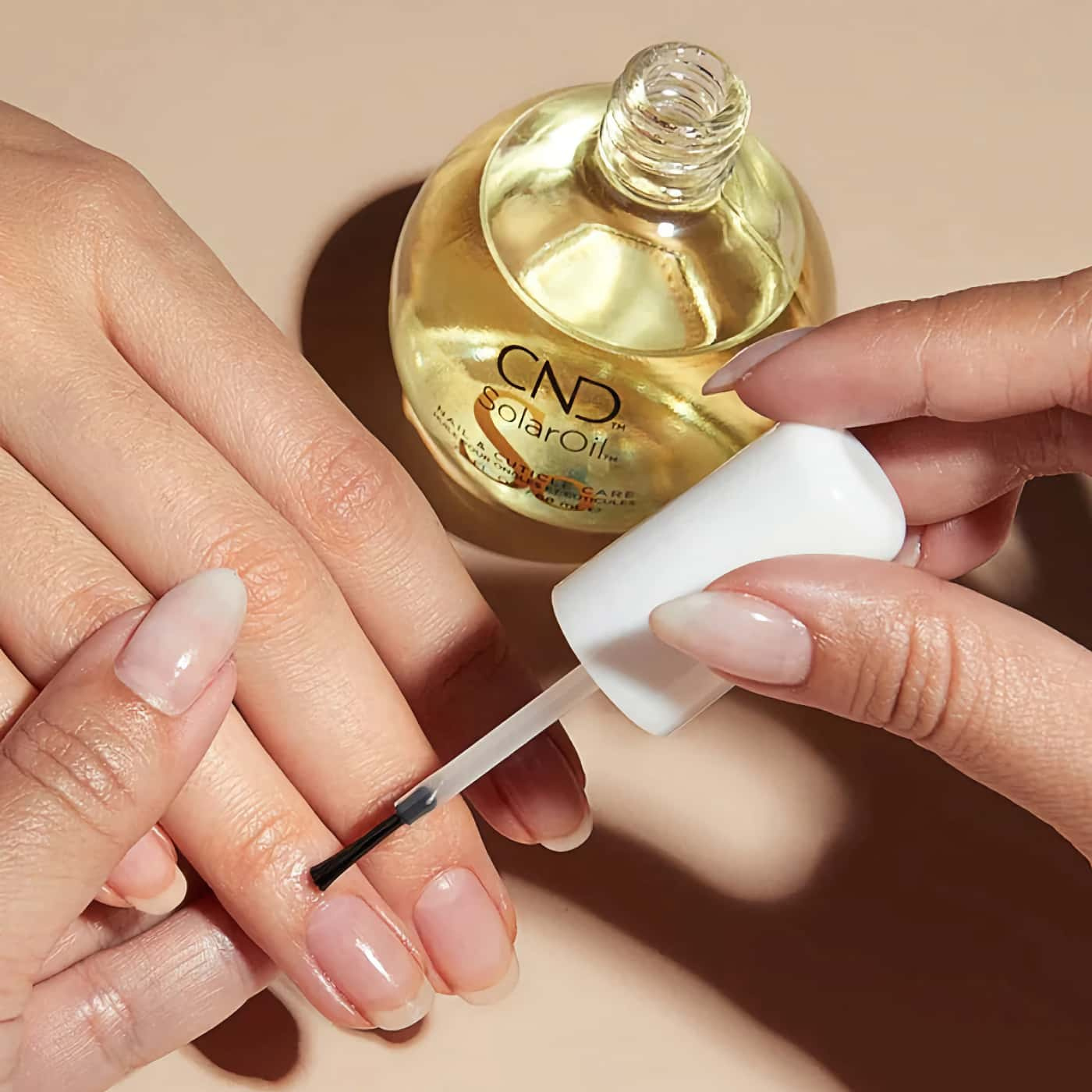 CND SolarOil nail oil 68 ml - long-lasting cuticle care - fruity scent - hydrating and protective