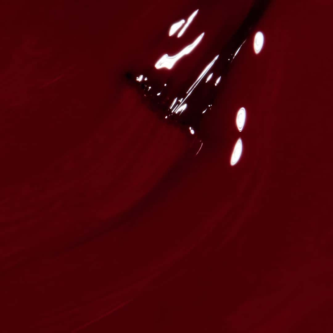 OPI Chicago Got The Blues For Red - dark red shade with blue undertones for an elegant and dramatic look