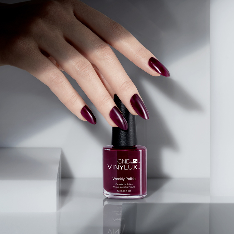 CND Vinylux No.251 Berry Boudoir
