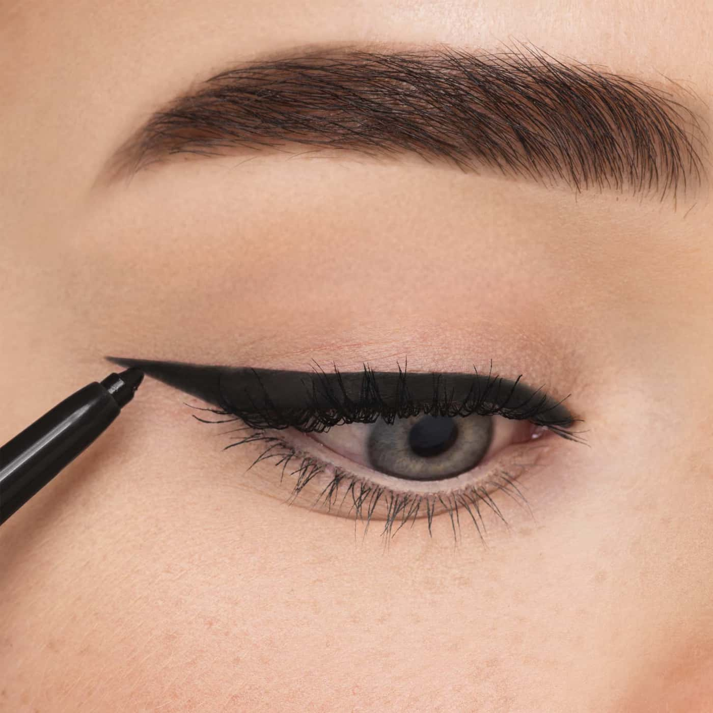 Artdeco Mineral Eye Styler No.51 Black – Black eyeliner with smudge-proof formula and integrated sharpener