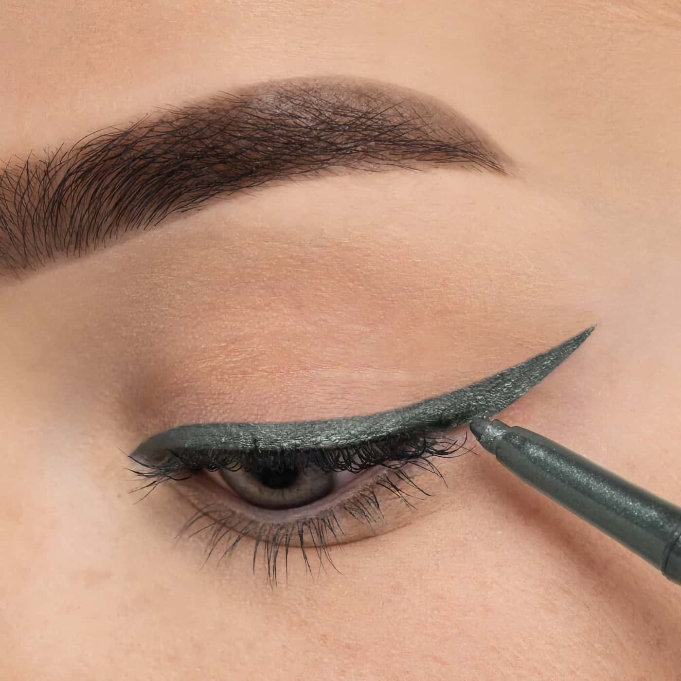 Artdeco Mineral Eye Styler No.70 Fir Springs – Forest green eyeliner with smudge-proof formula and integrated sharpener