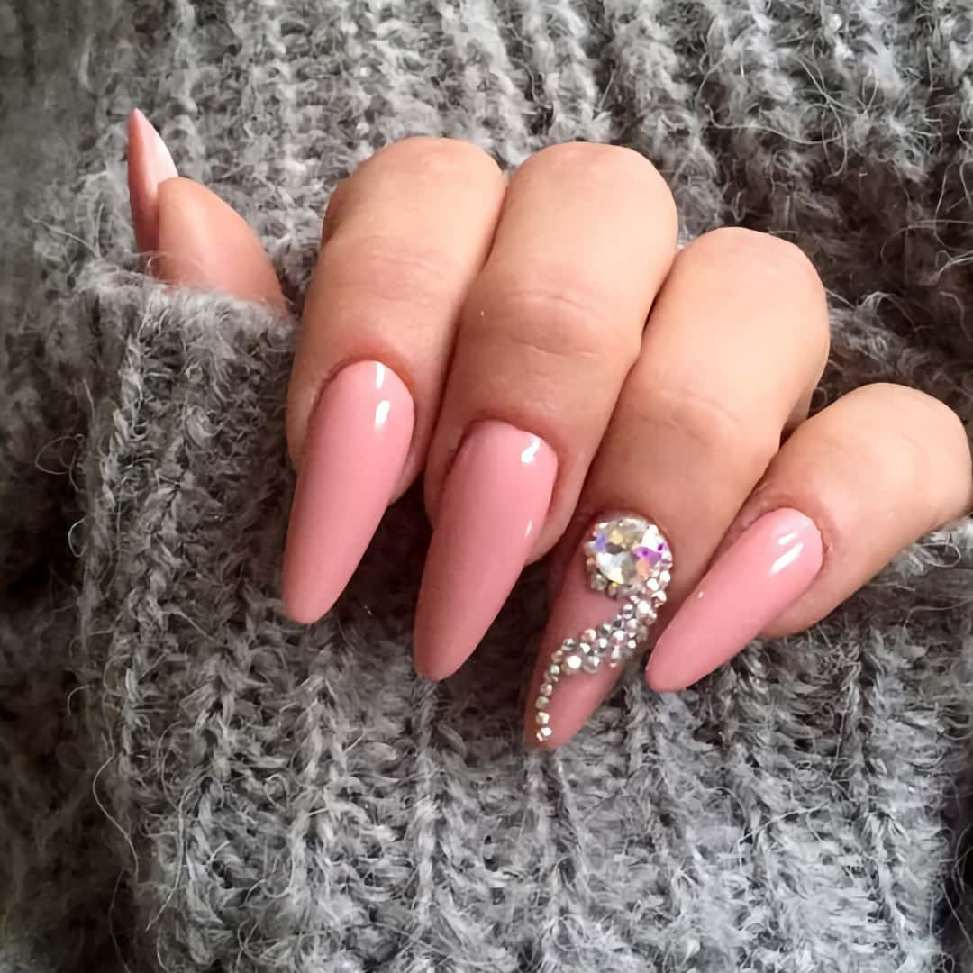 CND Vinylux No.215 Pink Pursuit