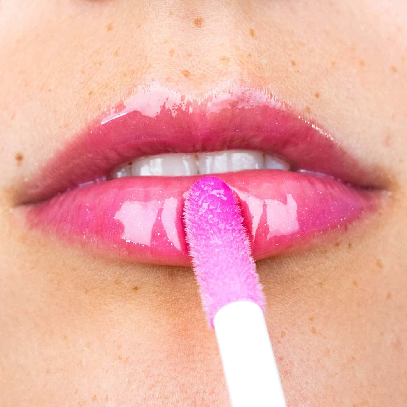 Artdeco Lip Wonder Serum No.03 Caring Viola – Hydrating lip serum with a pink-violet tint and volumizing effect