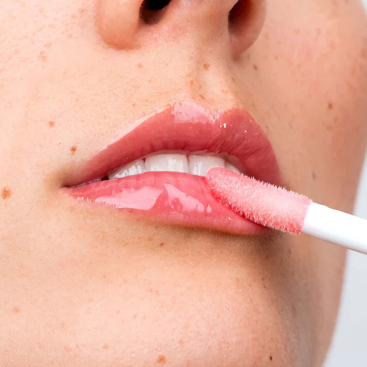 Artdeco Lip Wonder Serum No.05 Caring Orange – Hydrating lip serum with a coral-orange tint and volumizing effect