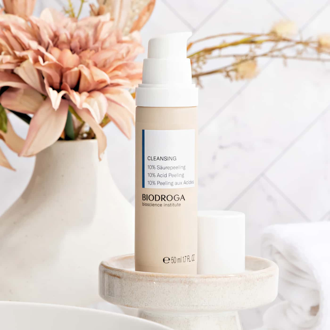 Biodroga 10% Acid Peeling - Exfoliating facial peel that removes dead skin cells and enhances texture and radiance