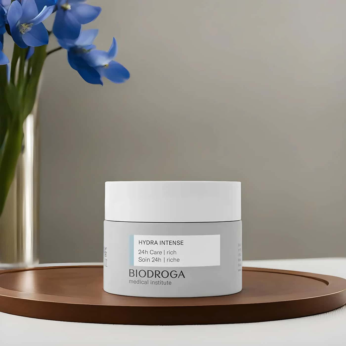Luxurious-moisturizing-cream-Biodroga-Hydra-Intense-24h-Rich-for-dry-skin
