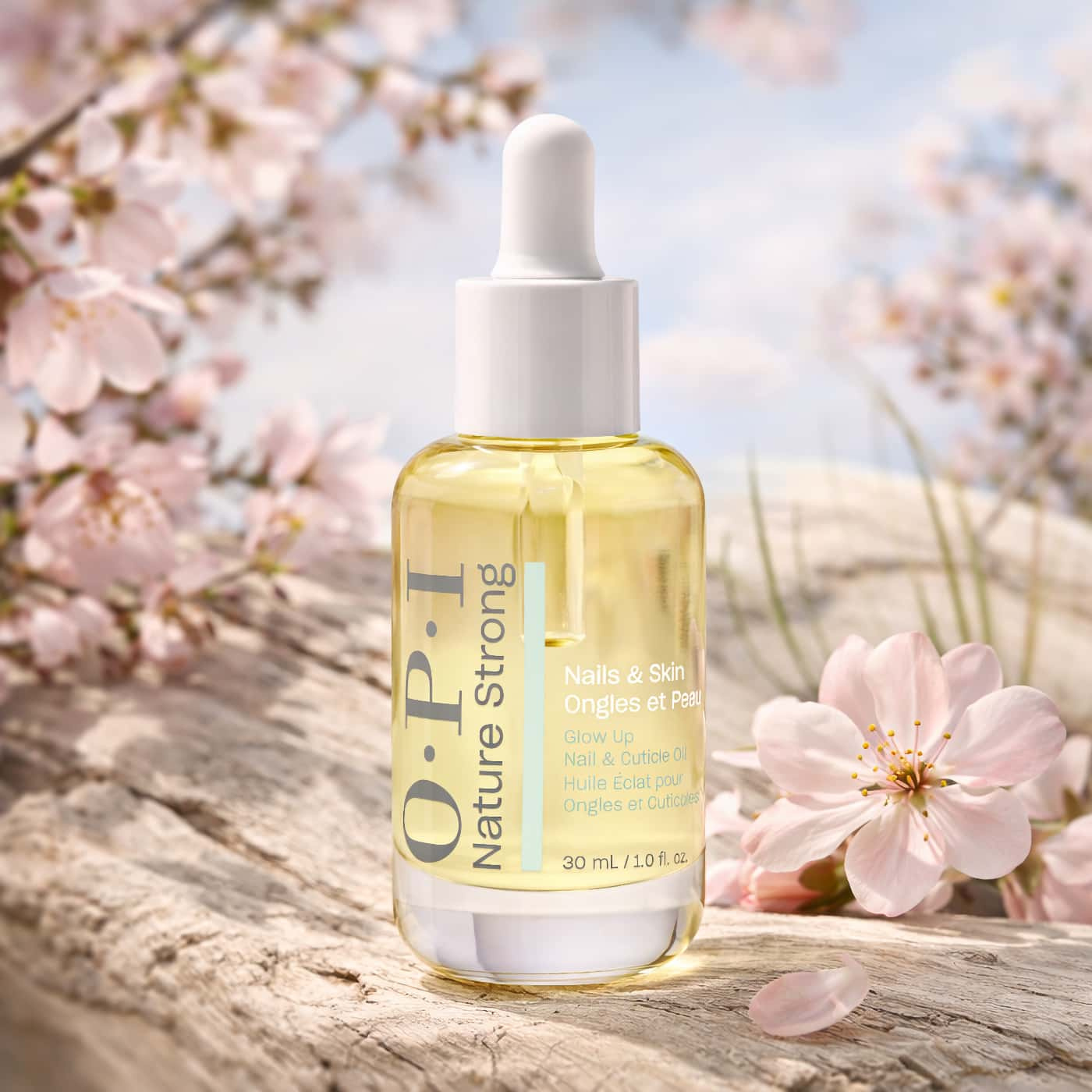 OPI Nature Strong Glow up Nail & Cuticle Oil 30 ml nail oil with dropper for cuticles and nail care