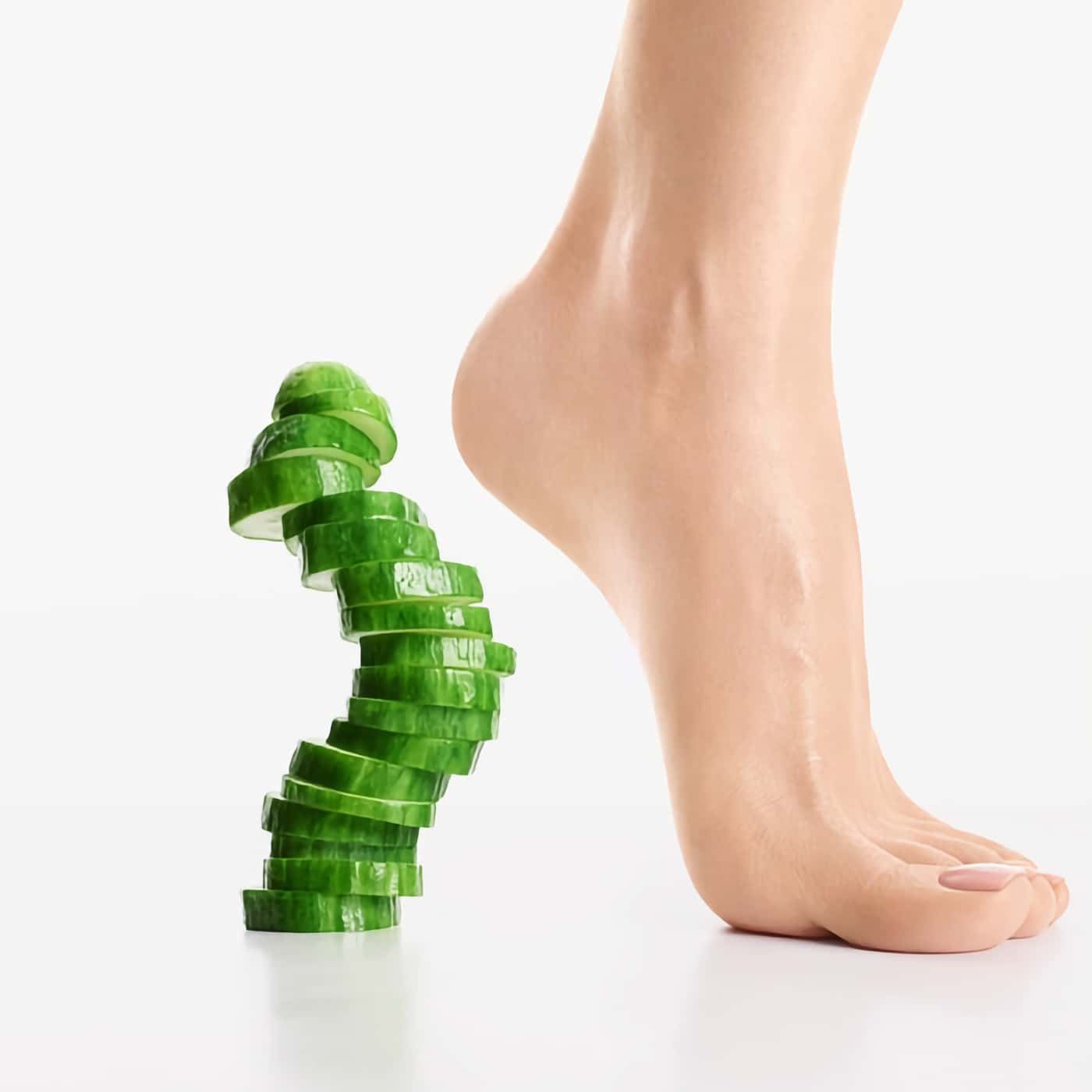 CND Pro Skincare Intensive Hydration Treatment - Moisturizing foot cream that softens dry skin and improves texture